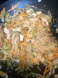 Glasnudelpfanne mit Erdnusssauce