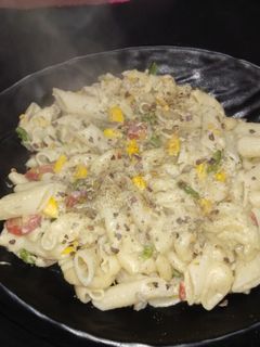 वाइट सॉस पास्ता (White sauce pasta recipe in hindi) रेसिपी मुख्य फोटो