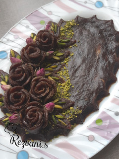 عکسی از دستور حلوای خرما با آموزش تزیین