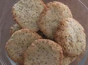 Una foto de galletita integral de orégano