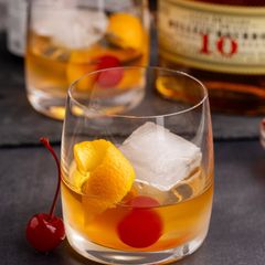 A picture of Bulleit Old Fashioned Cocktail.