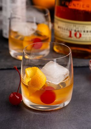 A picture of Bulleit Old Fashioned Cocktail.
