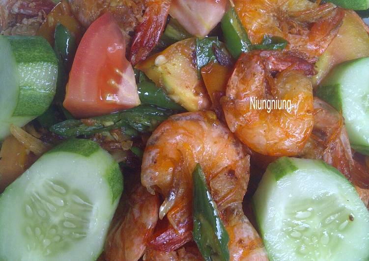 Langkah Mudah untuk Membuat Udang Cabe ijo yang Enak Banget