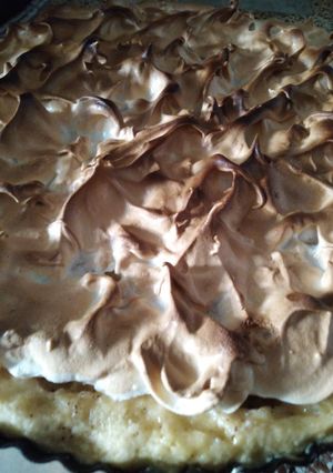 Una foto de Tarta de manzana y merengue