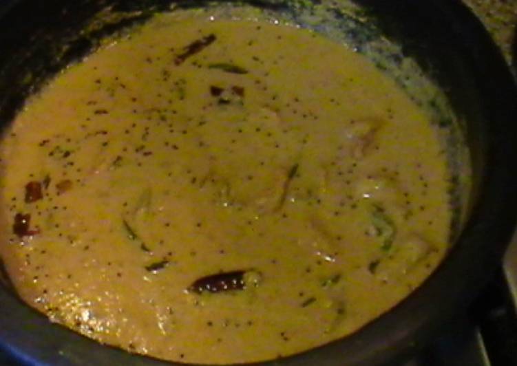 Recipe of Ultimate Shrimp in coconut sauce (Kerala style yellow shrimp Curry)