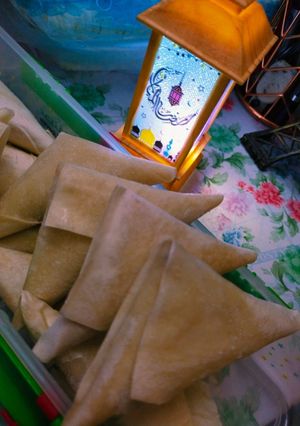 A picture of Frozen Aloo samosa(ramzan ki tayari).