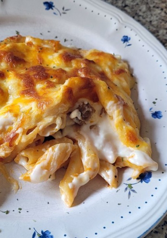 Una foto de Macarrones con bechamel