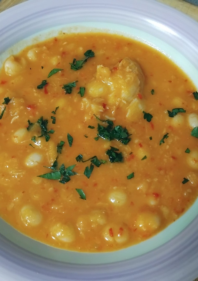 Una foto de 🥄Alubias manteca con bacalao 🐟