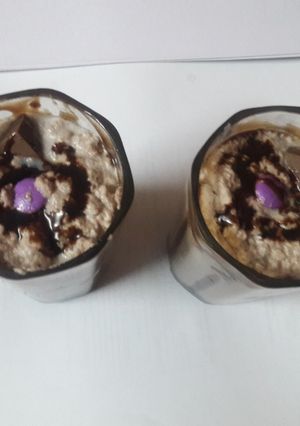 A picture of Oreo shake (without ice cream).