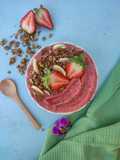 Smoothie Bowl de Morango e Banana
