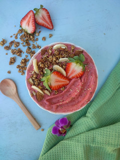Foto de Smoothie Bowl de Morango e Banana
