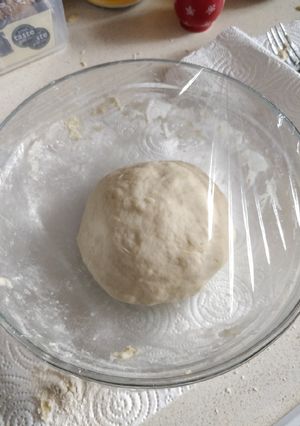 A picture of Pizza Dough & Sauce.