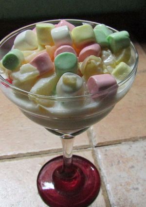 Una foto de Ensalada de Bombón (receta día del niño)