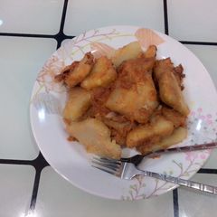 A picture of Coated fried yam.