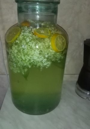 O poză a rețetei Limonadă de soc.