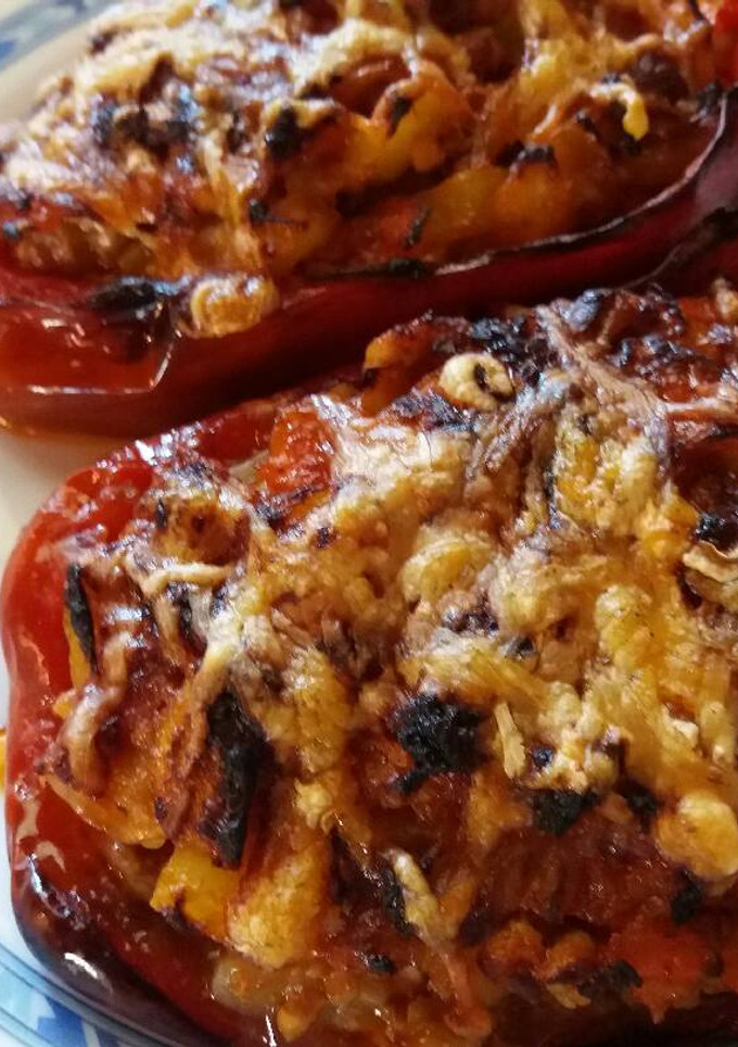 Una foto de Pimientos rojos rellenos