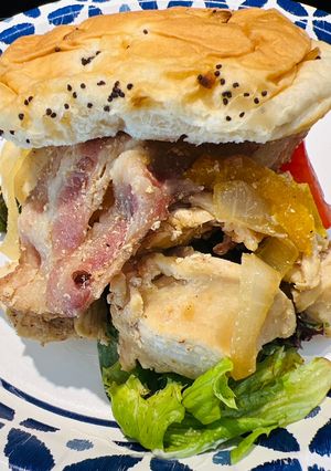A picture of Chicken 🐔 Bacon 🥓Sandwiches.