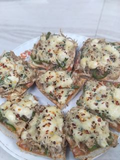 A picture of Chicken bread.