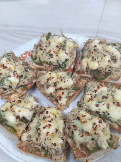 A picture of Chicken bread.