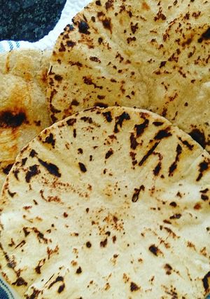 A picture of Jowar bhakri.