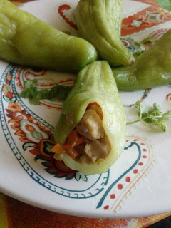 Una foto de Caiguas rellenas de pollo con zanahorias