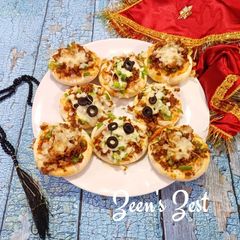 A picture of Air Fryer Minced Mutton Baby Pizzas.
