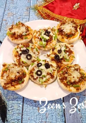 A picture of Air Fryer Minced Mutton Baby Pizzas.