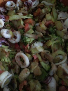 Una foto de Calamares con verdura