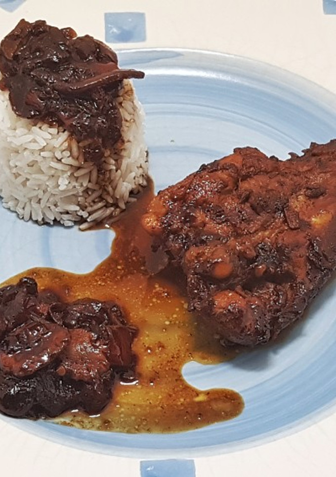 Una foto de Tajine de Pollo de variado de setas con curry al Mirin