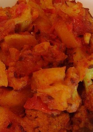 ফুলকপির ডালনা (fulkopir dalna recipe in Bengali) রেসিপির প্রধান ছবি