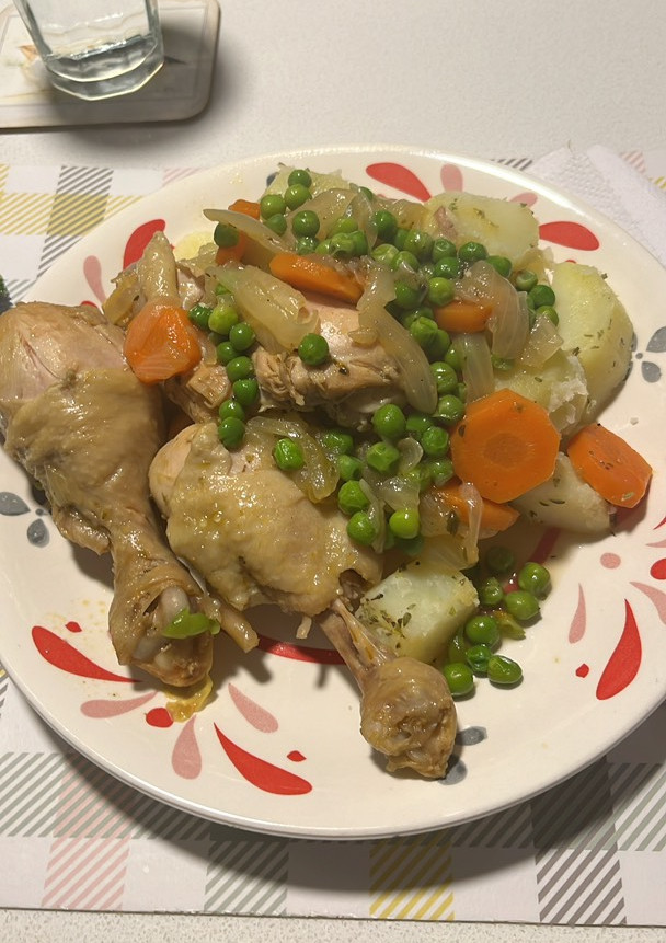 Una foto de Pollo arvejado