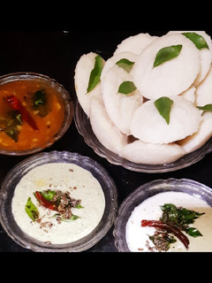 A picture of Idli sambhar.