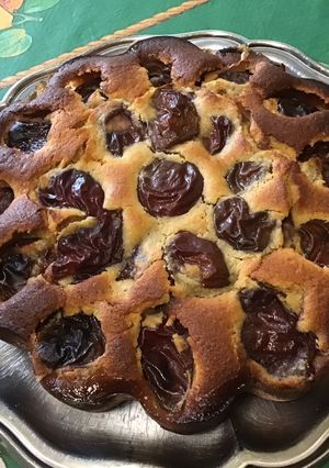 Une photo de Gâteau moelleux aux prunes Ruby et amandes de Californie