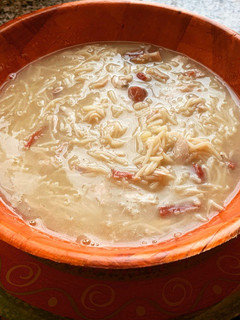 Una foto de Calentita y riquísima sopa de pollo