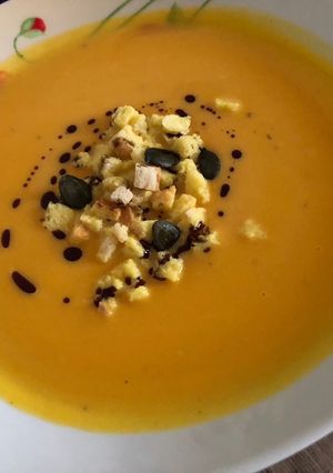 Tökkrémleves curryvel recept fotója