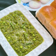 A picture of Mumbai's Famous Breakfast..Keema Pav Recipe.
