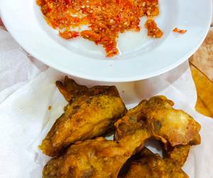 Masakan Populer Ayam Goreng Tepung  sambal geprek Hari Ini