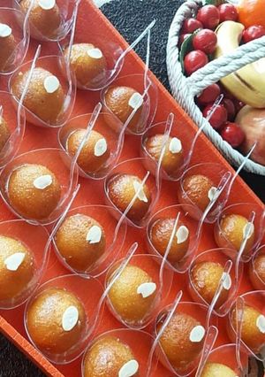 A picture of Gulab jamun.
