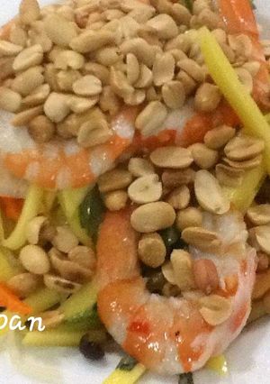 Hình của món Gỏi xoài tôm thịt.
