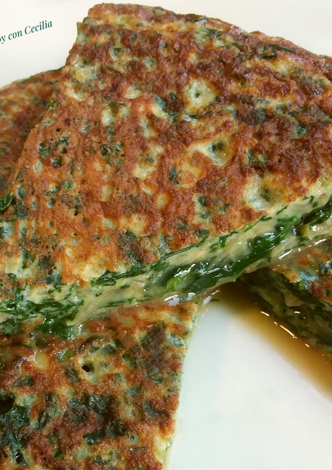 Una foto de Tortilla de espinacas y cebolla