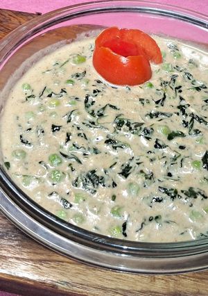 A picture of Methi matar malai.