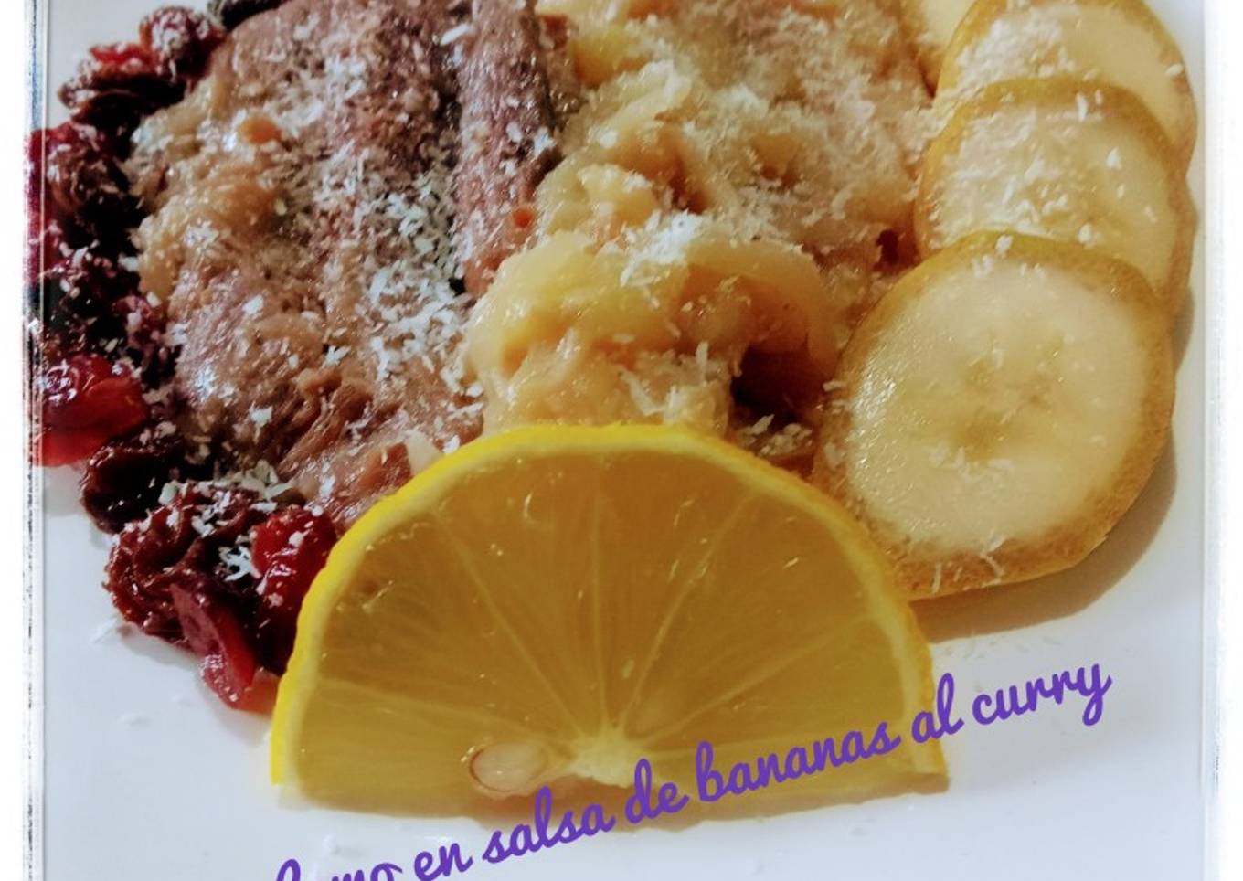 Lomo con bananas al curry