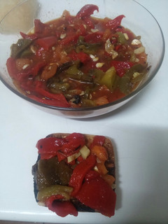 Una foto de Ensalada de pimientos asados a mi manera