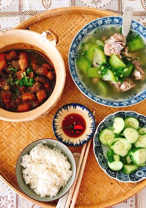 Hình của món Thịt kho tiêu “ canh xương heo nấu bí đao “.