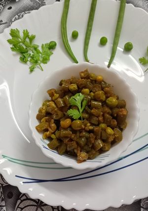 ફણસી વટાણા નું શાક (Fansi Vatana Shak Recipe In Gujarati) રેસીપી મુખ્ય ફોટો