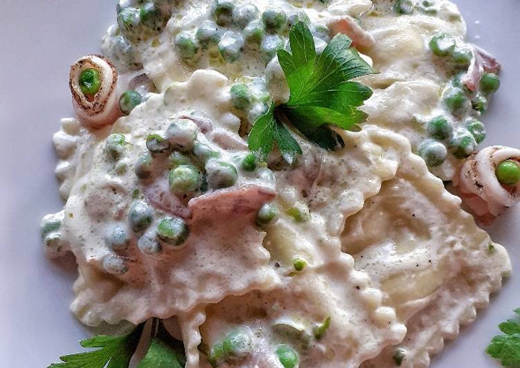 How to Make Fatto in casa Ravioli di ricotta di bufala con piselli,pancetta e panna