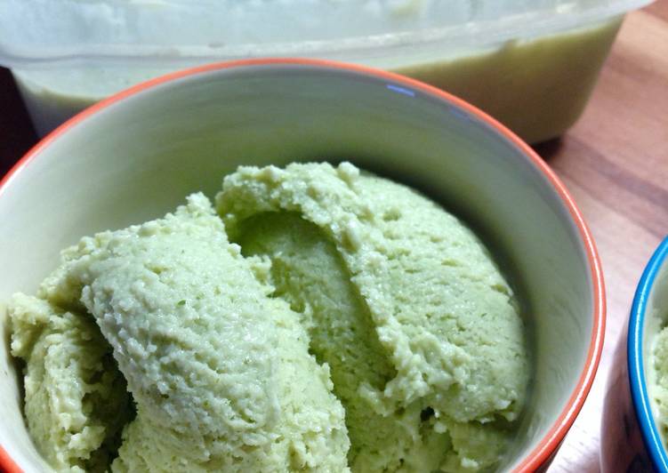 Steps to Prepare Homemade Homemade Lemon Balm (or Mint) Ice Cream