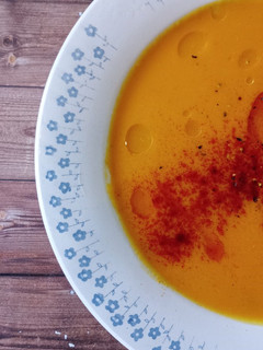 Una foto de Sopa de calabaza deliciosa! Y Súper FÁCIL DE HACER MABEL! ✨🫶