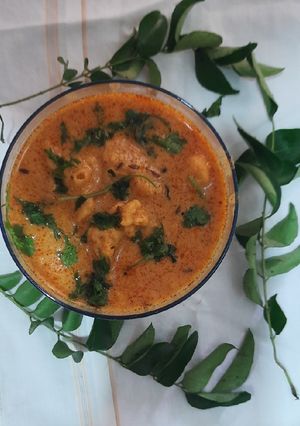 बेसन दही की पकौड़ी की सब्जी (besan dahi ki pakodi ki sabzi recipe in Hindi) रेसिपी मुख्य फोटो