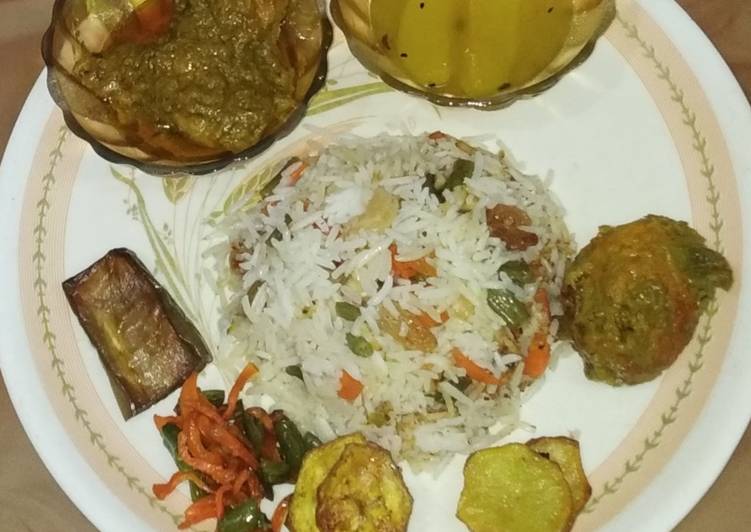 বাঙালি স্টাইলে ফ্রায়েড রাইস নববর্ষ উপলক্ষে 😍❤